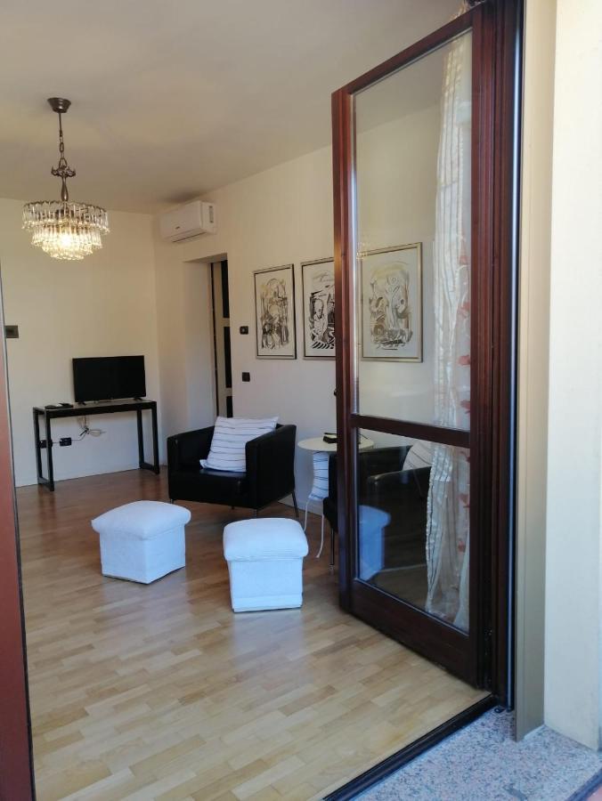 Appartamento Angela Cento  Exteriör bild
